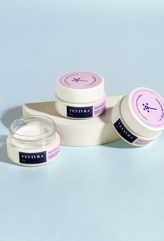 Crema facial rejuvenecedora con ácido hialurónico